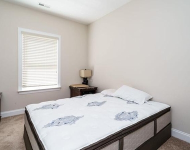 1011 Poplar Street - Photo Thumbnail 17