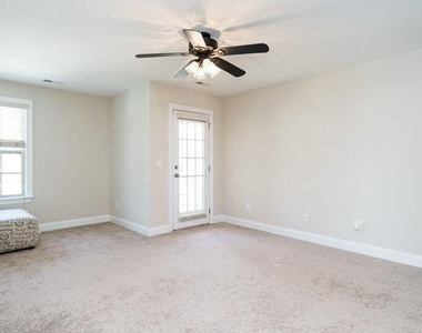 1011 Poplar Street - Photo Thumbnail 19