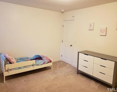 419 Alamosa Place - Photo Thumbnail 13