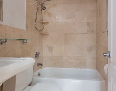 350 West 21st Street - Photo Thumbnail 5