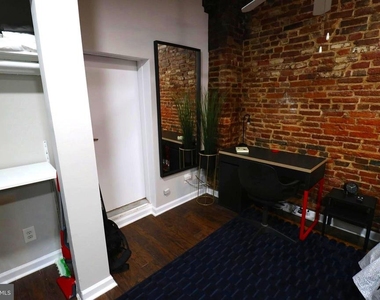 244 S Exeter Street - Photo Thumbnail 10