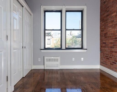 232 West 14th Street - Photo Thumbnail 2