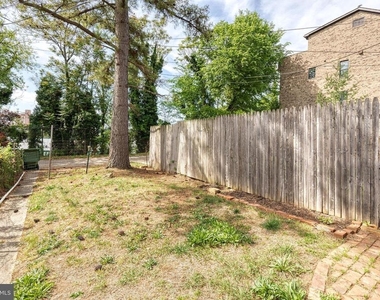 1011 W 42nd Street - Photo Thumbnail 13