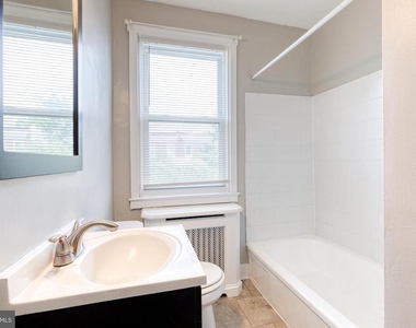 1011 W 42nd Street - Photo Thumbnail 9