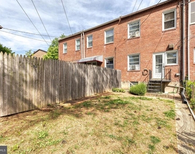 1011 W 42nd Street - Photo Thumbnail 14