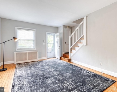 1011 W 42nd Street - Photo Thumbnail 2