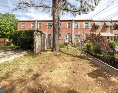 1011 W 42nd Street - Photo Thumbnail 15