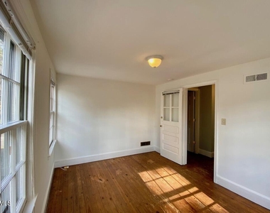 1927 Ward Street - Photo Thumbnail 17
