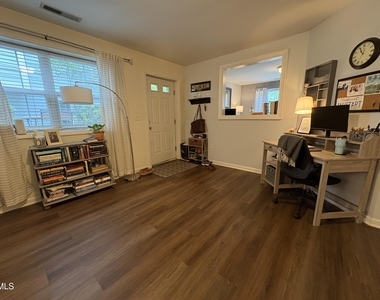 304 Sweet Bay Place - Photo Thumbnail 2
