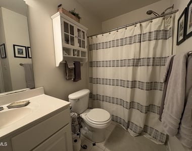 304 Sweet Bay Place - Photo Thumbnail 7