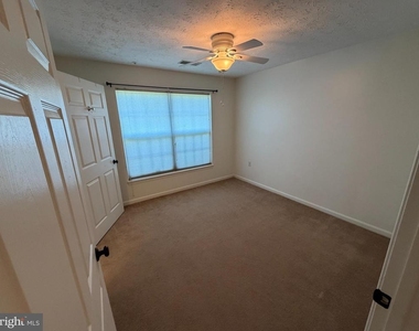 651 Burtons Cove Way - Photo Thumbnail 5