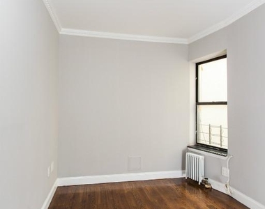 326 East 100th Street - Photo Thumbnail 5