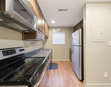 6355 New Market Way - Photo Thumbnail 10