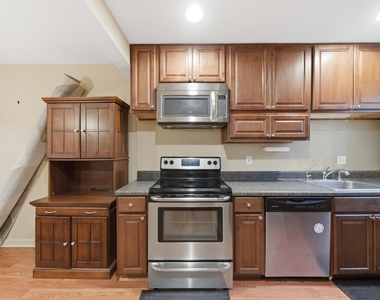 6355 New Market Way - Photo Thumbnail 8