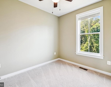 1679 Signalman Court - Photo Thumbnail 28