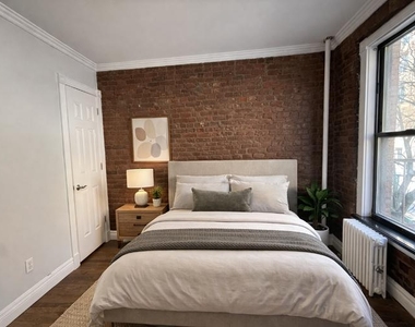 416 East 13th Street - Photo Thumbnail 3