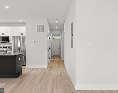 13 Arbutus - Photo Thumbnail 13