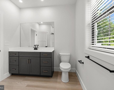 13 Arbutus - Photo Thumbnail 17