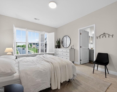 1036 Matthew Way - Photo Thumbnail 38