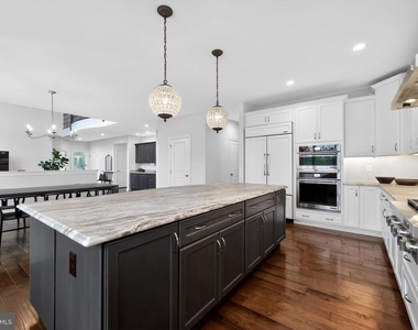 1036 Matthew Way - Photo Thumbnail 14