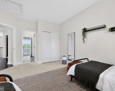 1036 Matthew Way - Photo Thumbnail 40