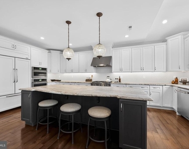1036 Matthew Way - Photo Thumbnail 16