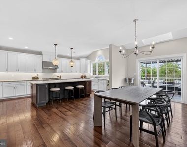 1036 Matthew Way - Photo Thumbnail 18