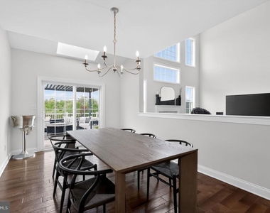 1036 Matthew Way - Photo Thumbnail 11