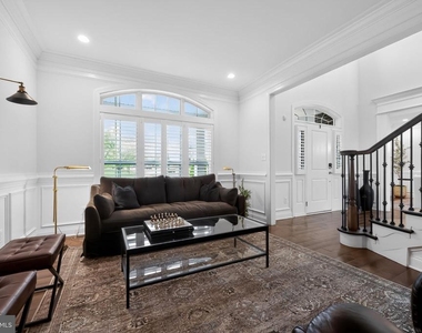 1036 Matthew Way - Photo Thumbnail 3