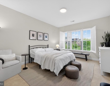 1036 Matthew Way - Photo Thumbnail 36
