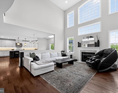 1036 Matthew Way - Photo Thumbnail 21
