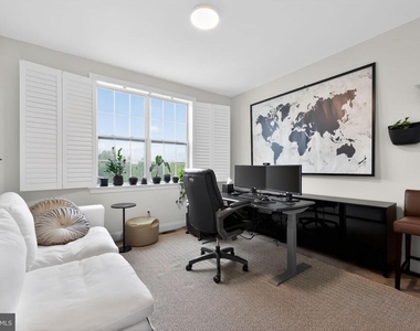 1036 Matthew Way - Photo Thumbnail 23