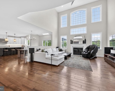1036 Matthew Way - Photo Thumbnail 19