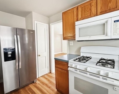 706 S College Avenue - Photo Thumbnail 4