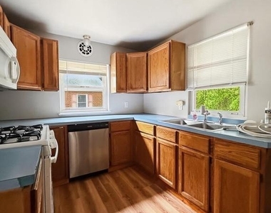 706 S College Avenue - Photo Thumbnail 3