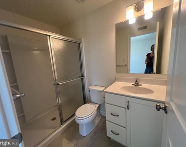 756 Rosler Way - Photo Thumbnail 3