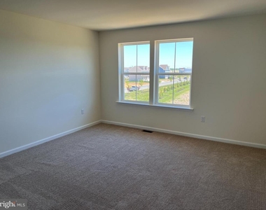 756 Rosler Way - Photo Thumbnail 10