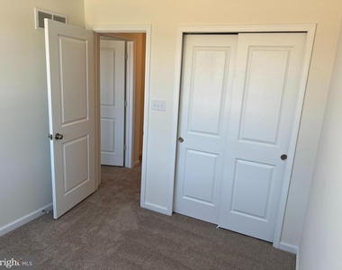 756 Rosler Way - Photo Thumbnail 15