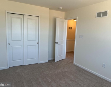 756 Rosler Way - Photo Thumbnail 18