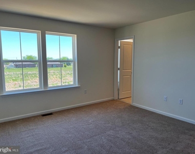 756 Rosler Way - Photo Thumbnail 11