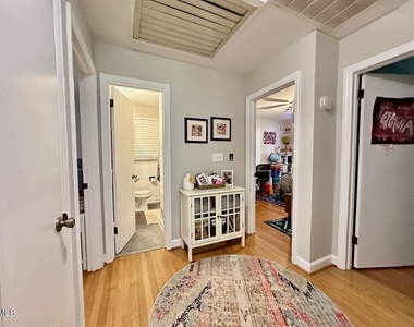 2813 Barmettler Street - Photo Thumbnail 12