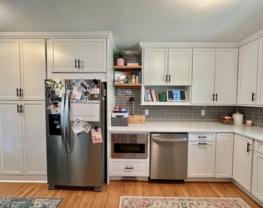2813 Barmettler Street - Photo Thumbnail 8