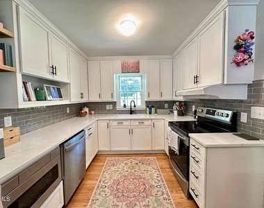 2813 Barmettler Street - Photo Thumbnail 7