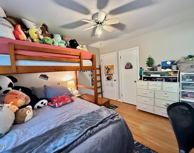 2813 Barmettler Street - Photo Thumbnail 16