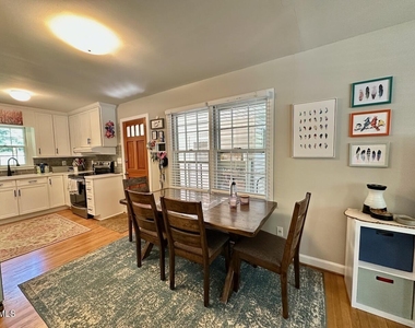 2813 Barmettler Street - Photo Thumbnail 5