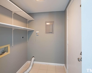 135 Coleridge Court - Photo Thumbnail 8
