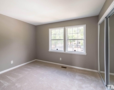 135 Coleridge Court - Photo Thumbnail 7