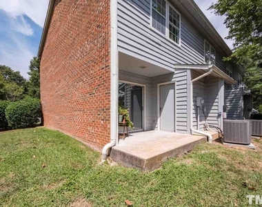 135 Coleridge Court - Photo Thumbnail 9