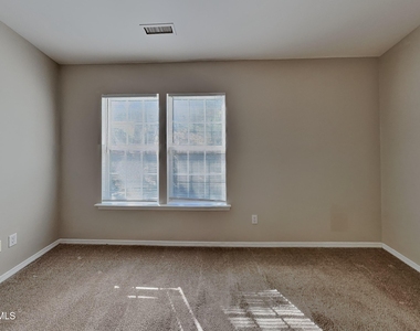 3009 Softwind Drive - Photo Thumbnail 7