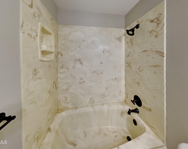 3009 Softwind Drive - Photo Thumbnail 16